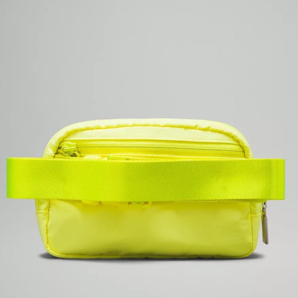 NWT Lululemon Everywhere Belt Bag - Picture 2 of 7